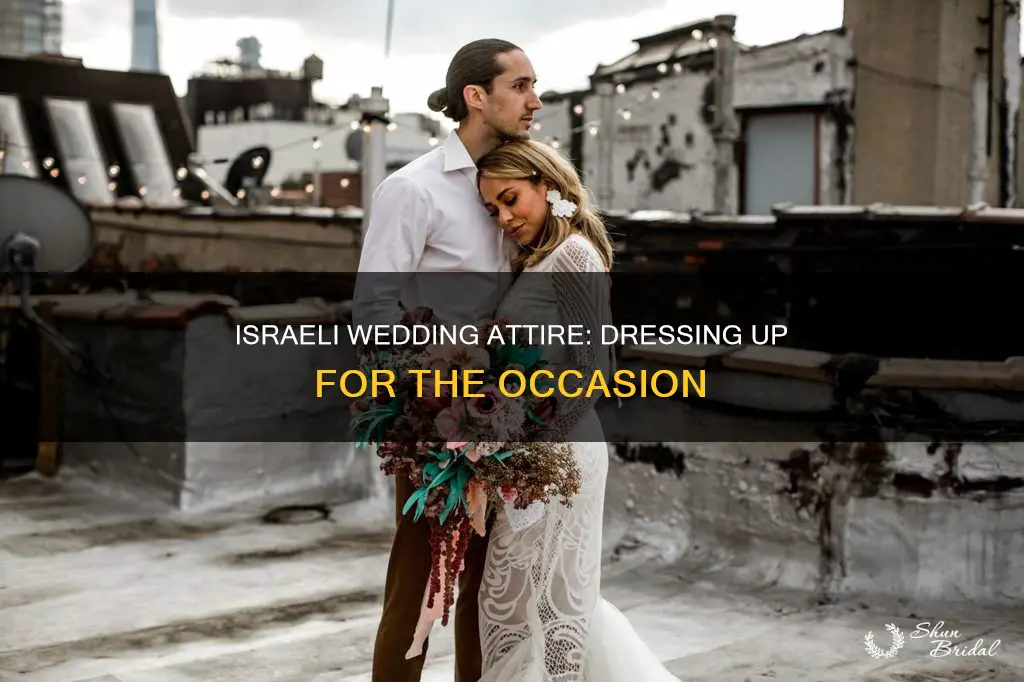 how do israelis dress for a wedding