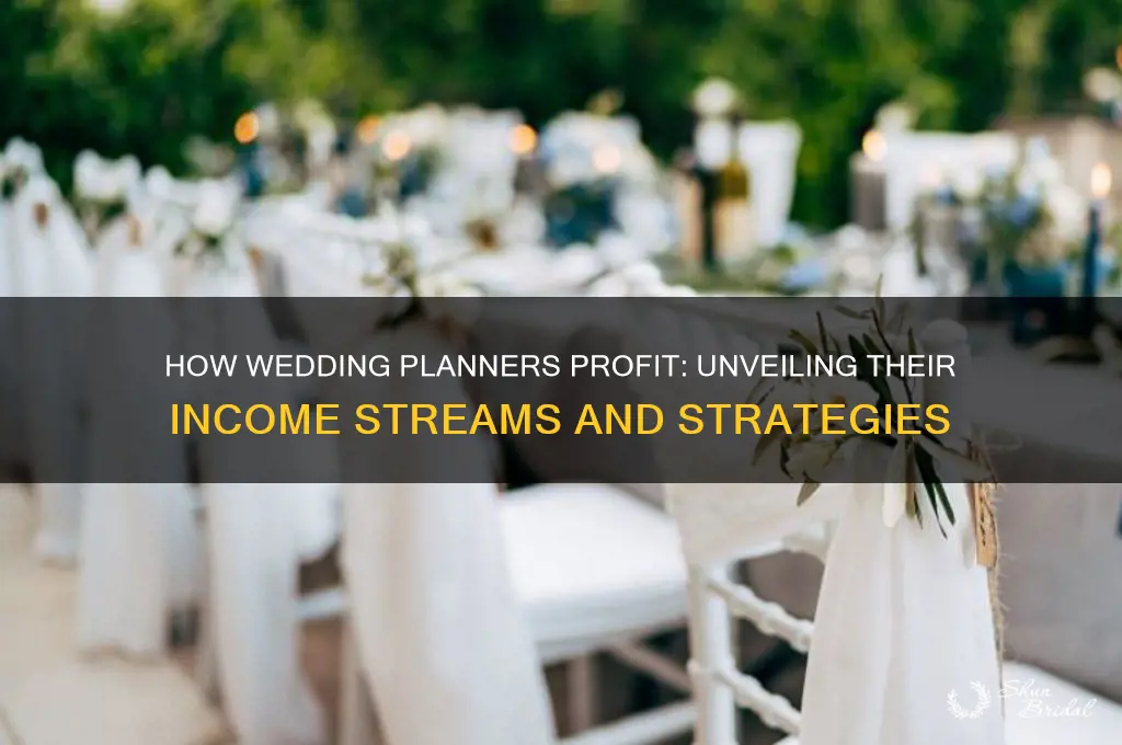how do wedding planners earn money