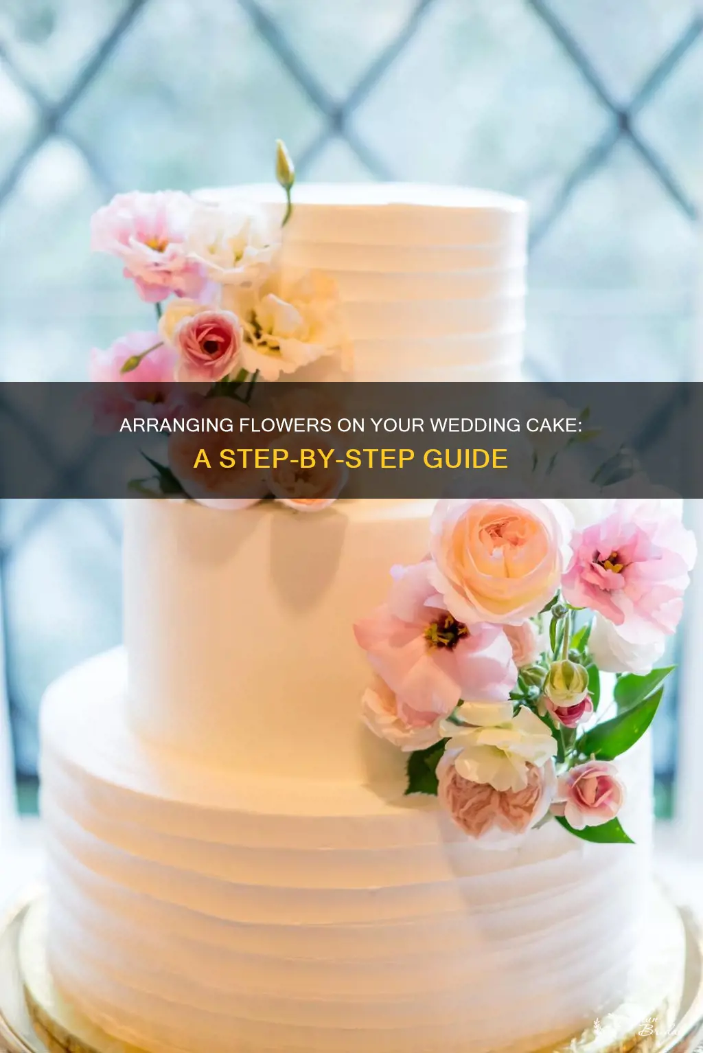 how do you arrange flowers on a wedding cake