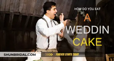 A Guide to Eating Wedding Cake