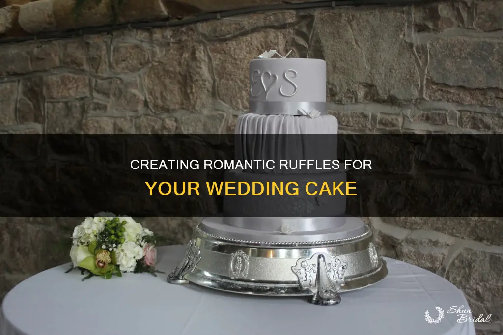 how do you make ruffles on a wedding cake