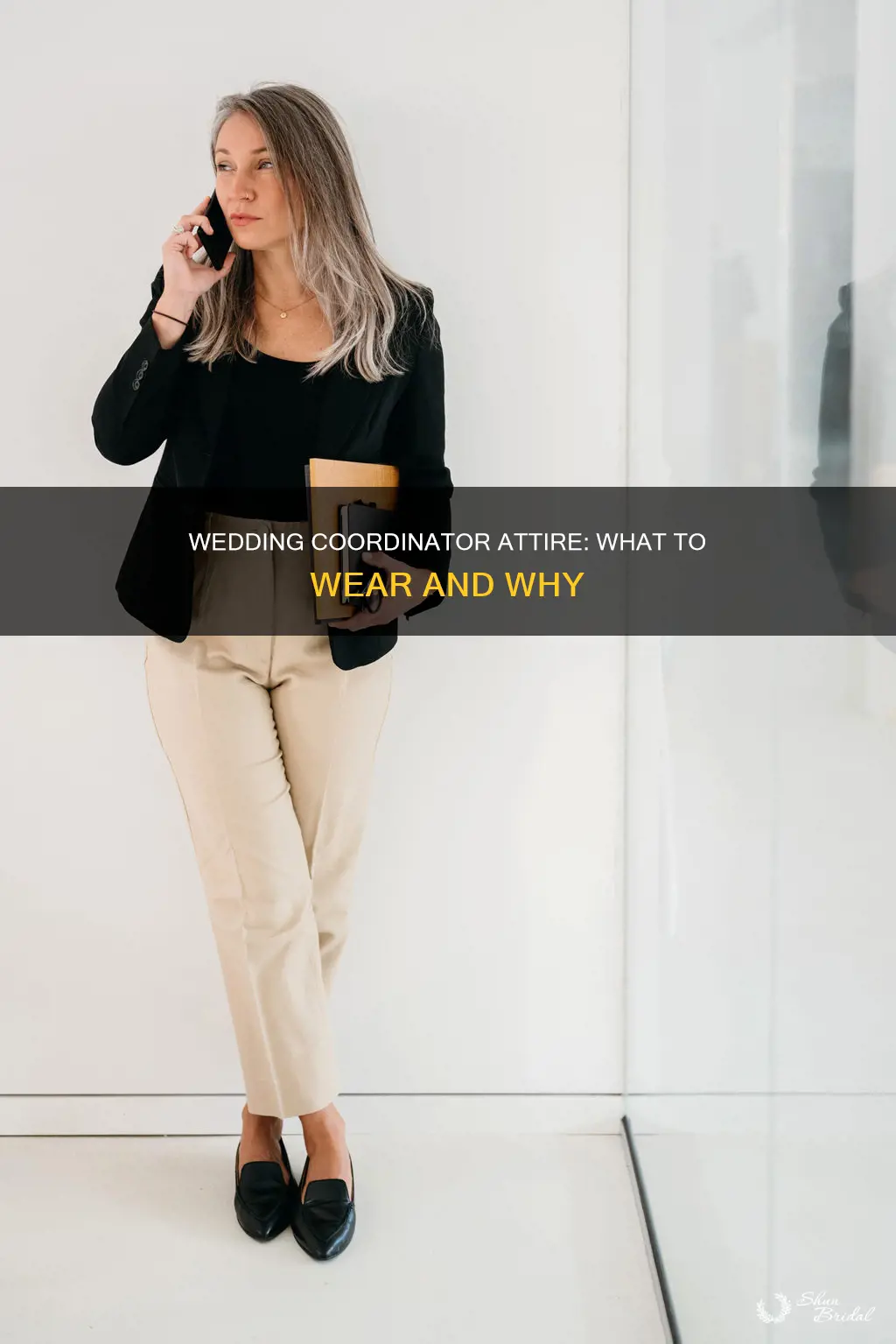 how does a wedding coordinator dress