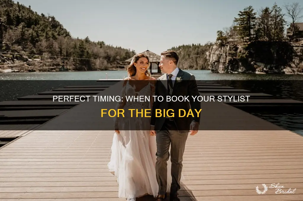 how early do you tell stylist to come before wedding