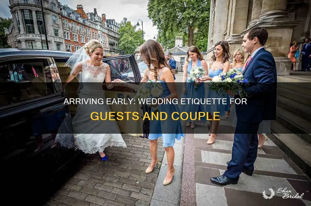 how early to arrive to wedding