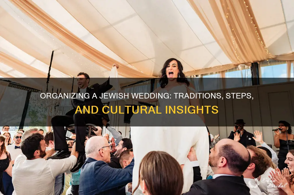 how is a jewish wedding organized