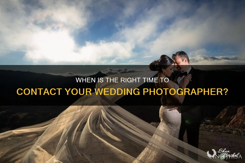 how long before contacting wedding photographer