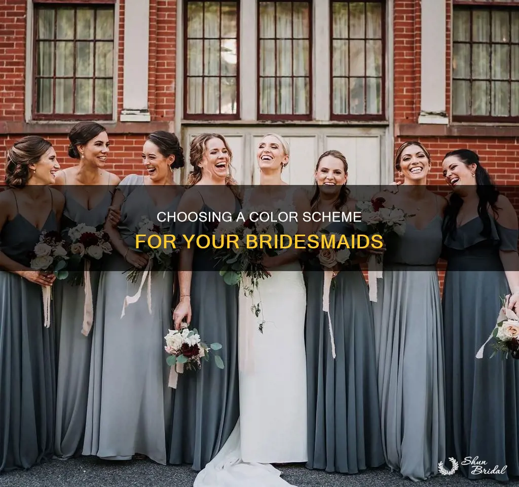 how many colors for bridesmaids 5 people