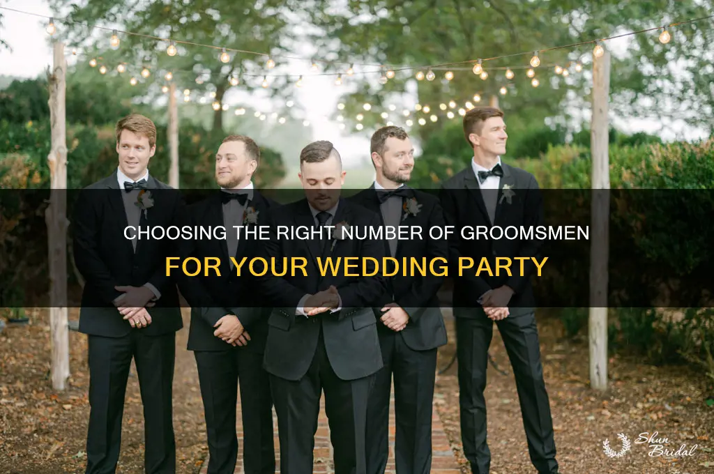 how many groomsmen at a standard wedding