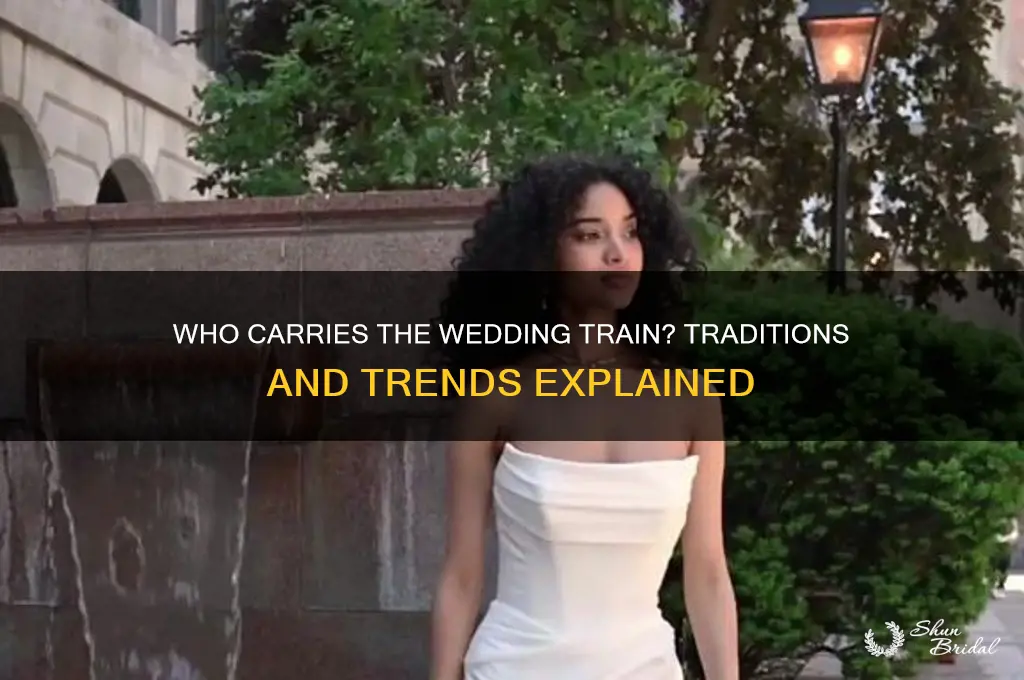 how many people carry the wedding tail