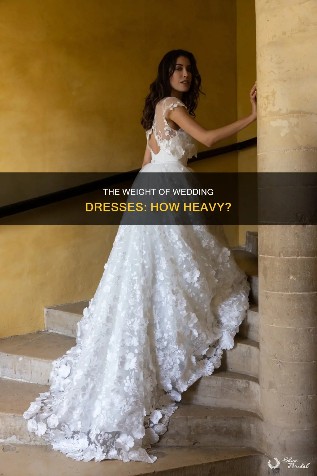 how much wedding dress weigh