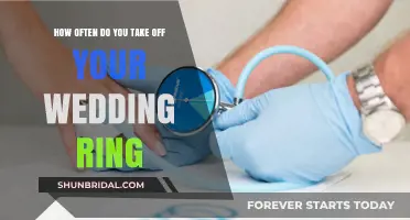 When to Take Off Your Wedding Ring