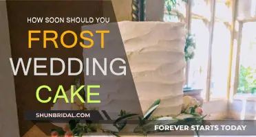 The Best Time to Frost Your Wedding Cake