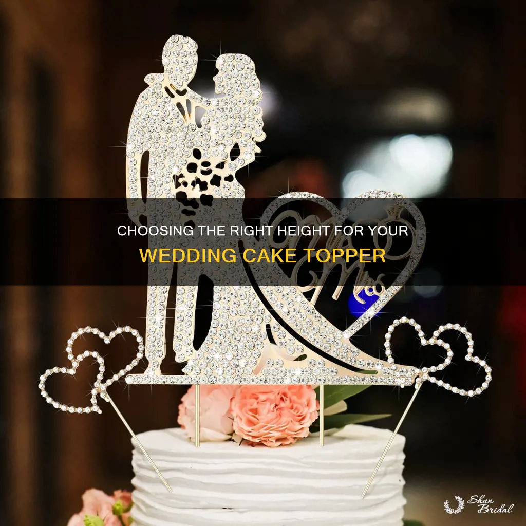 how tall should a wedding cake topper be