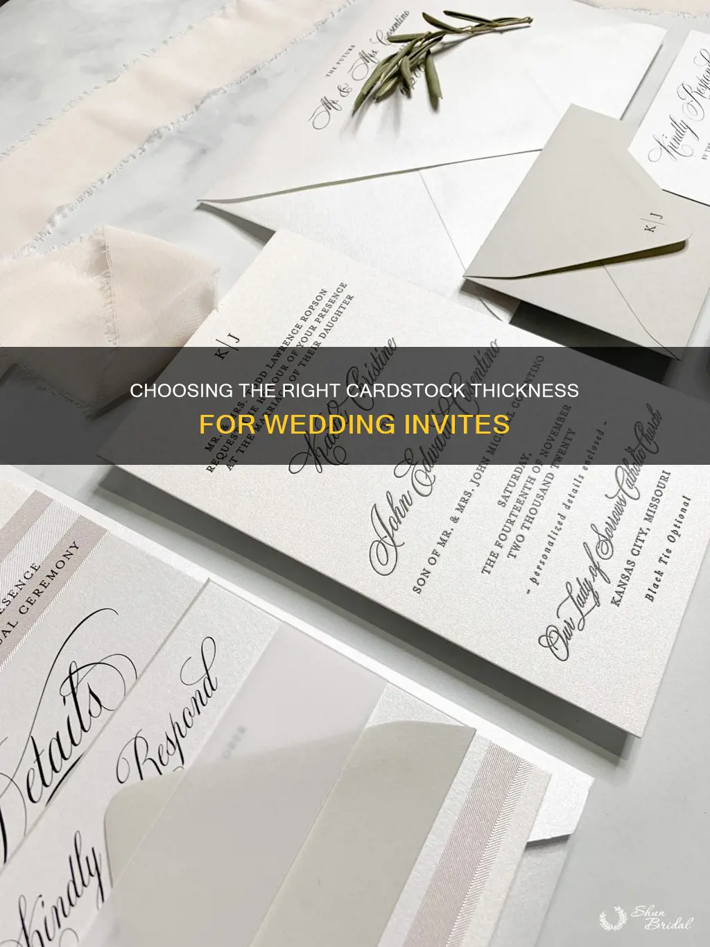 how thick should the cardstock be for wedding invitations