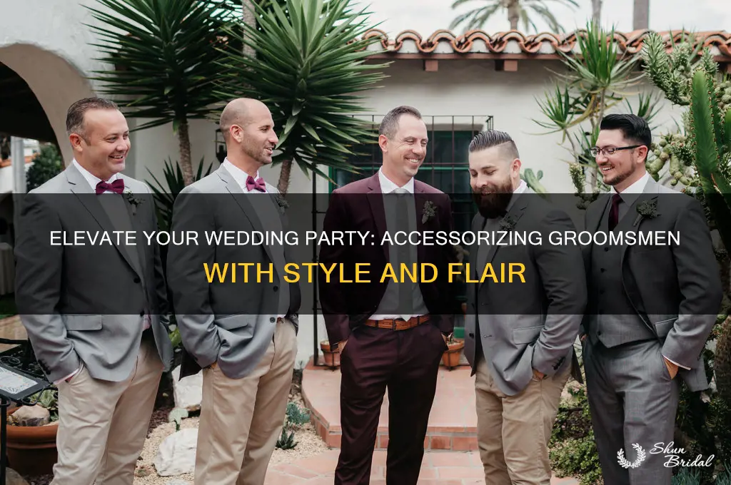 how to accessory groomsmen