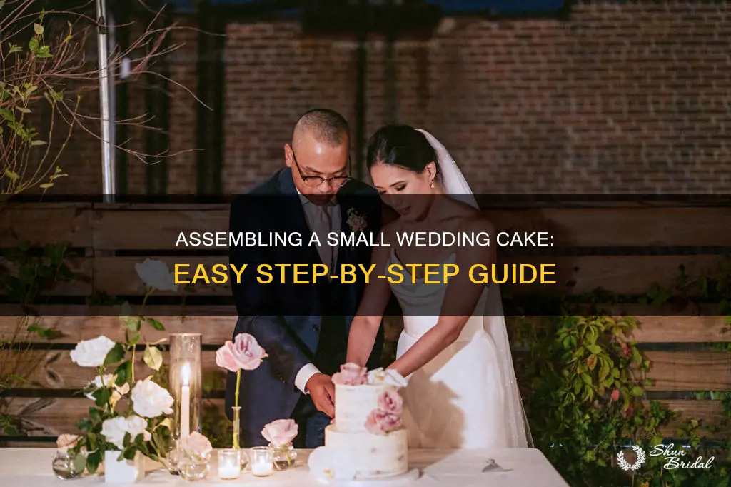 how to assemble a small wedding cake