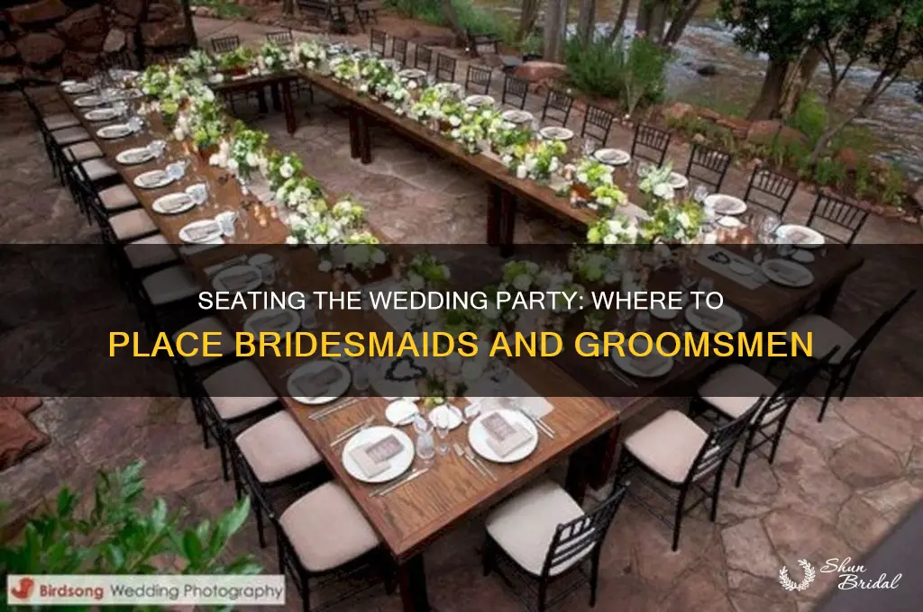 how to bridesmaids and groomsmen sit at the table