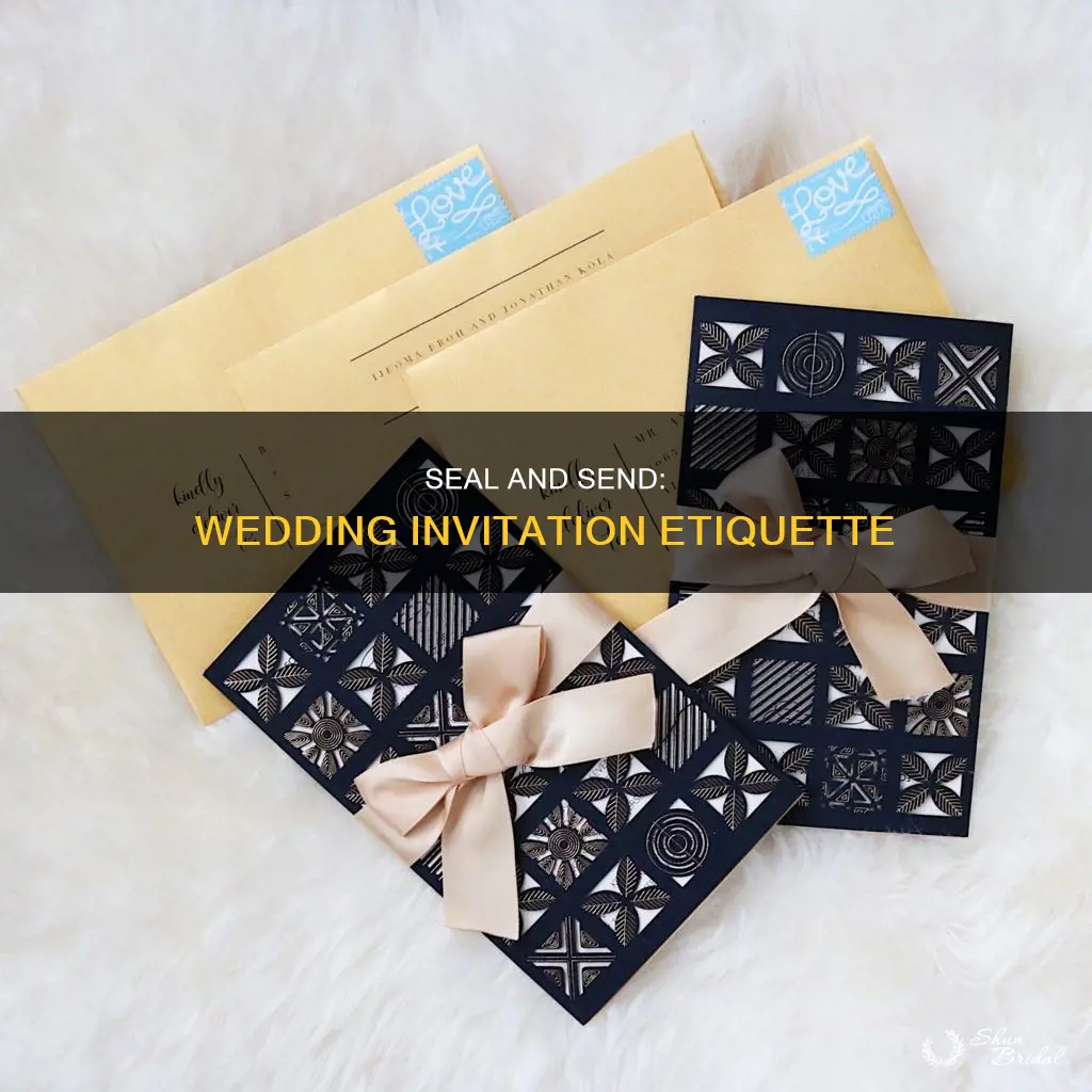 how to close wedding invitations