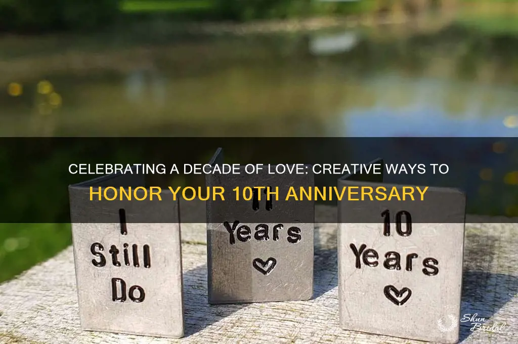 how to commemorate a 10 year wedding anniversary
