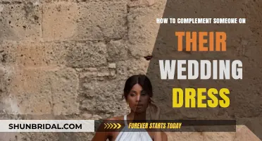 Ways to Compliment the Bride's Wedding Dress Choice