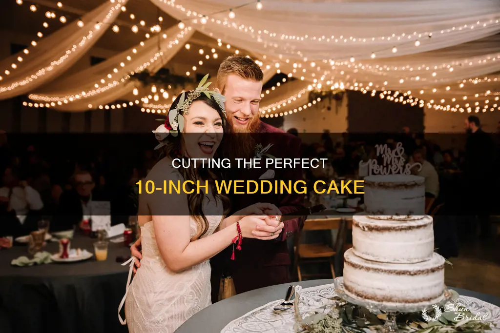 how to cut a 10 inch round wedding cake