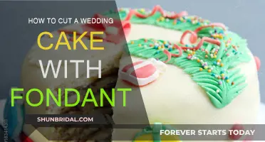 Cutting a Fondant Wedding Cake: Tips and Tricks