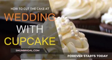 Cutting Wedding Cakes: Cake and Cupcake Combo Ideas