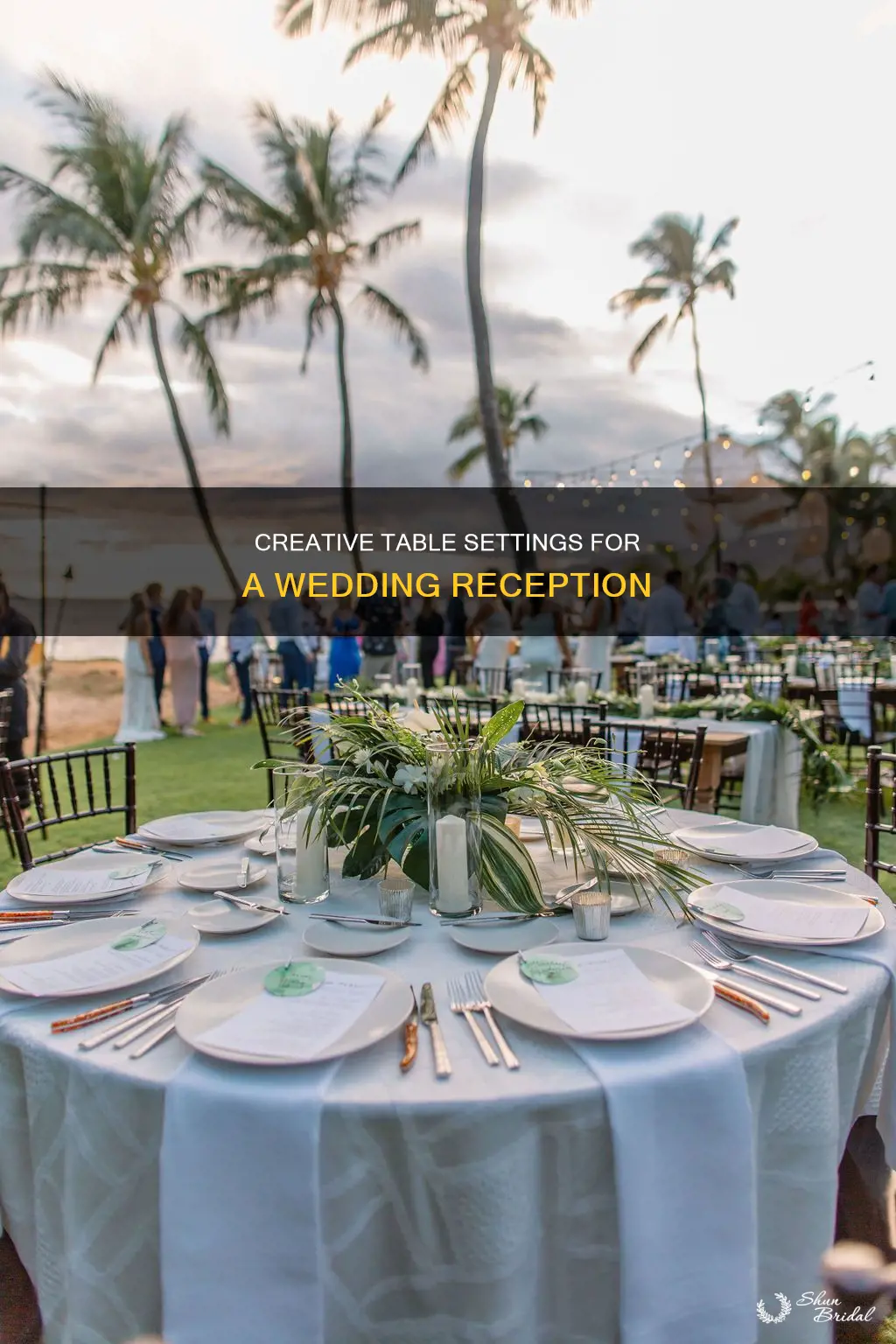 how to dexprate wedding reception table