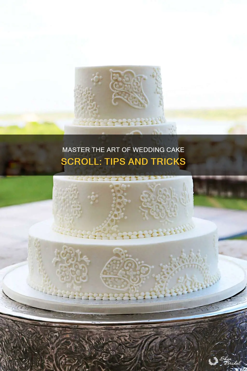 how to do scroll on a wedding cake