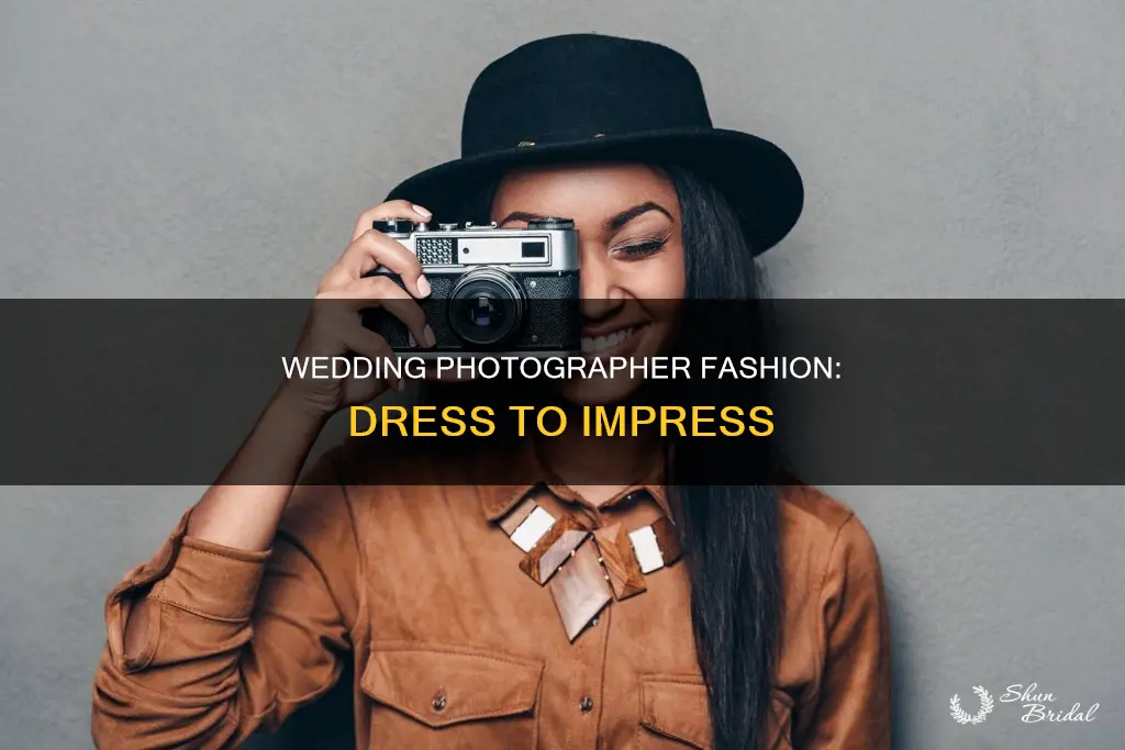 how to dress as a female wedding photographer