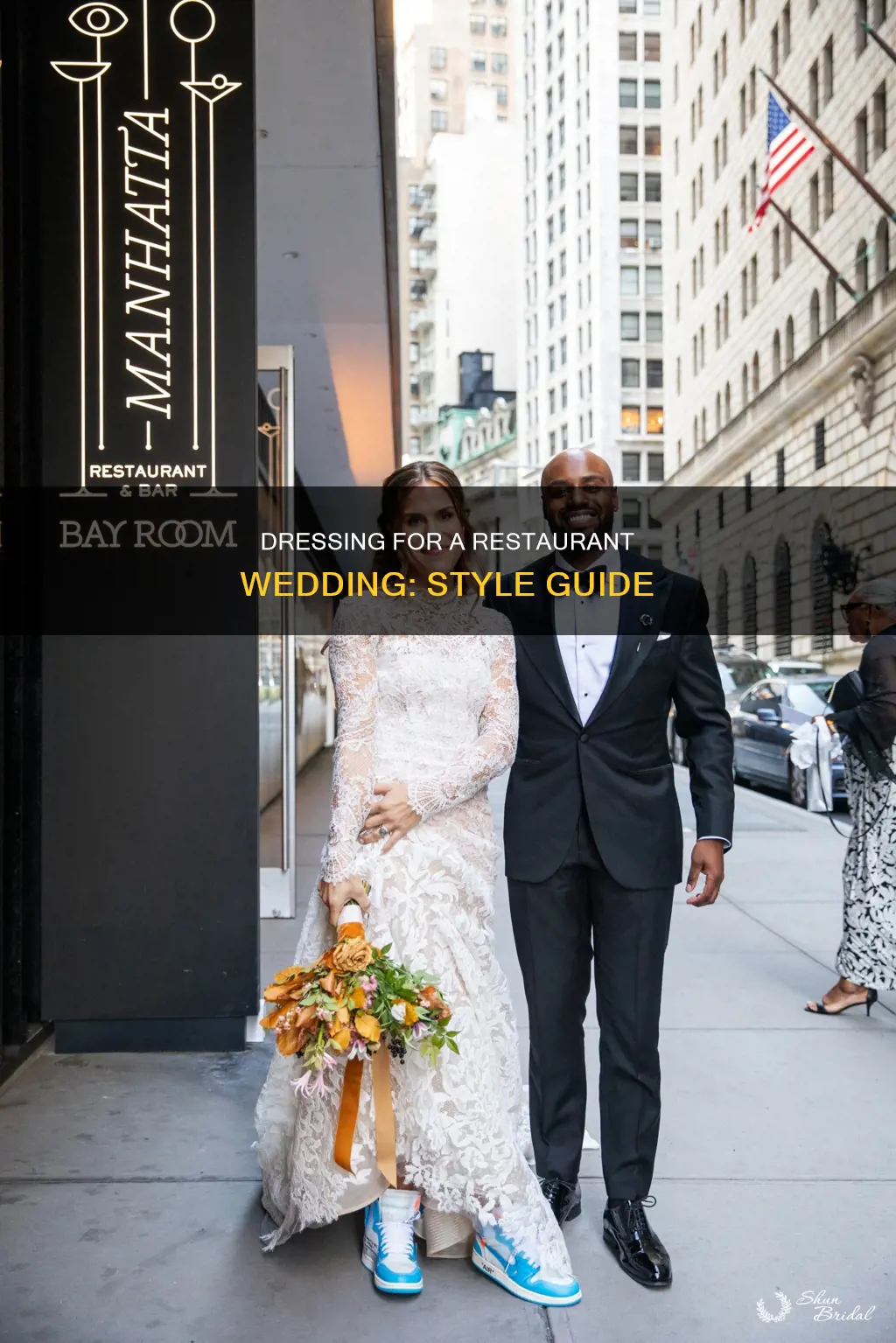 how to dress for a restaurant wedding