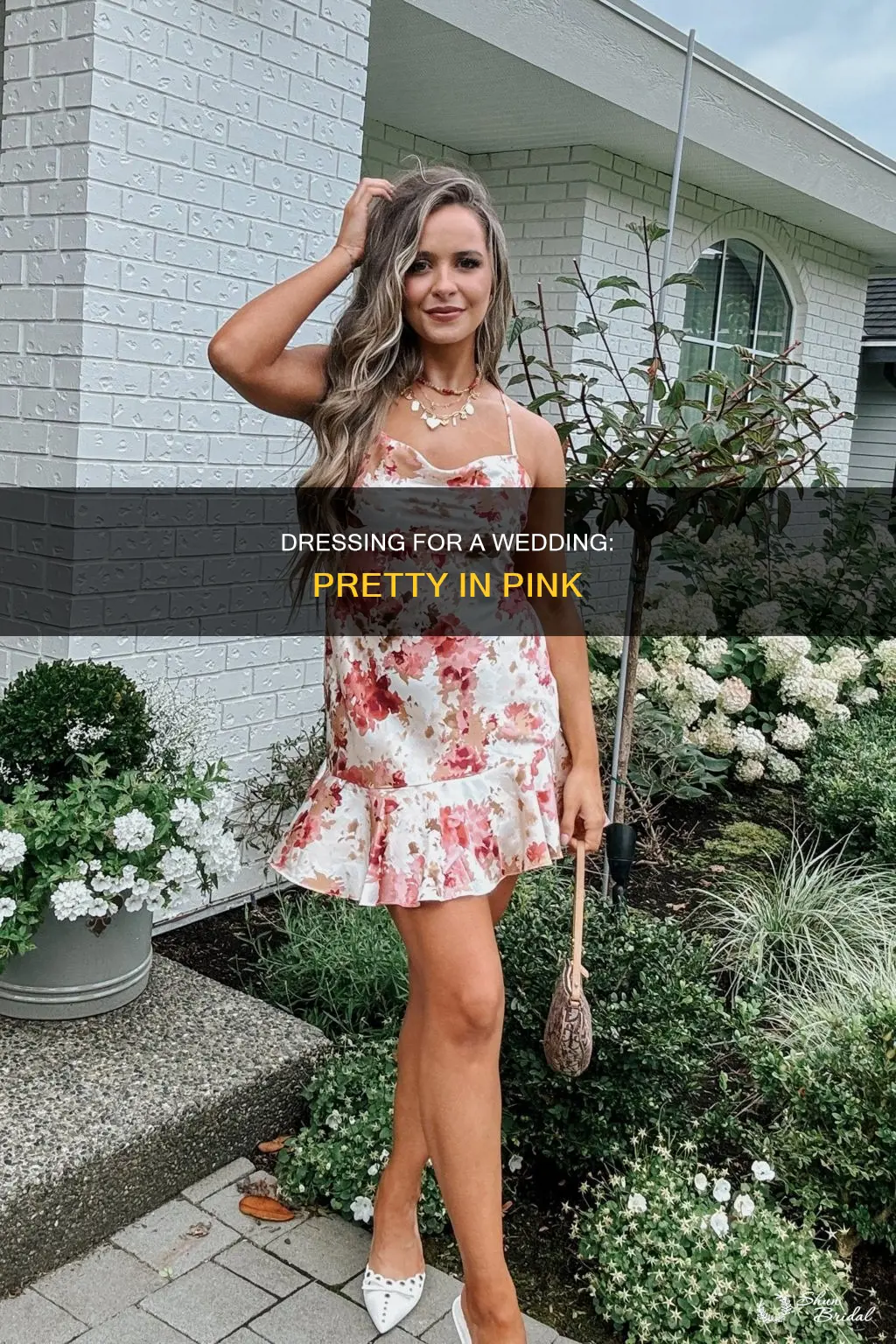 how to dress for a wedding in pink