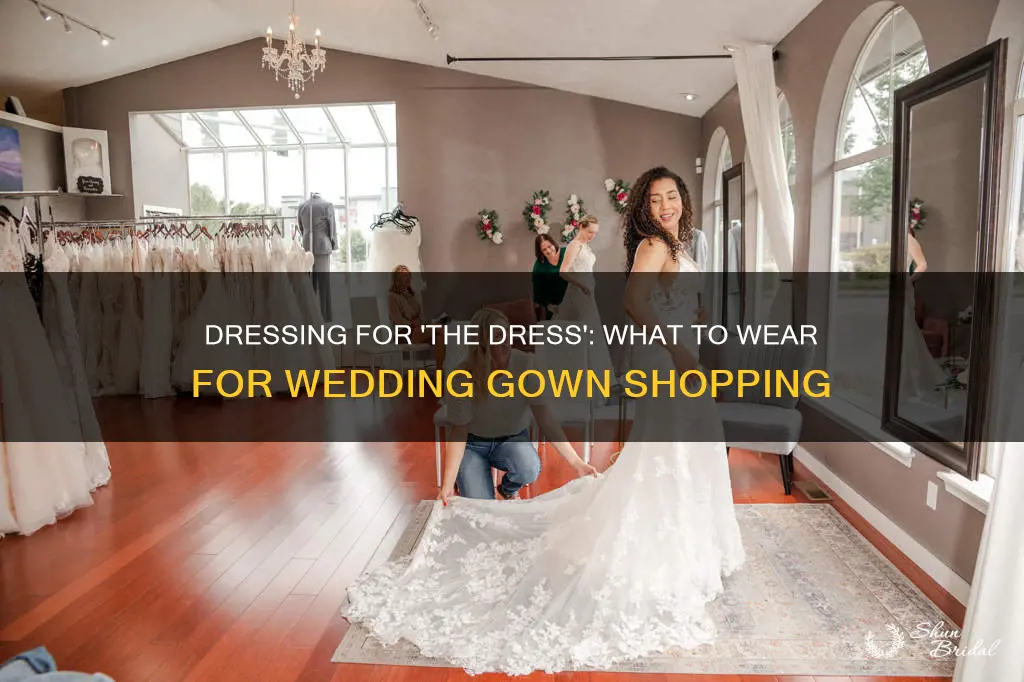 how to dress for wedding dress shopping