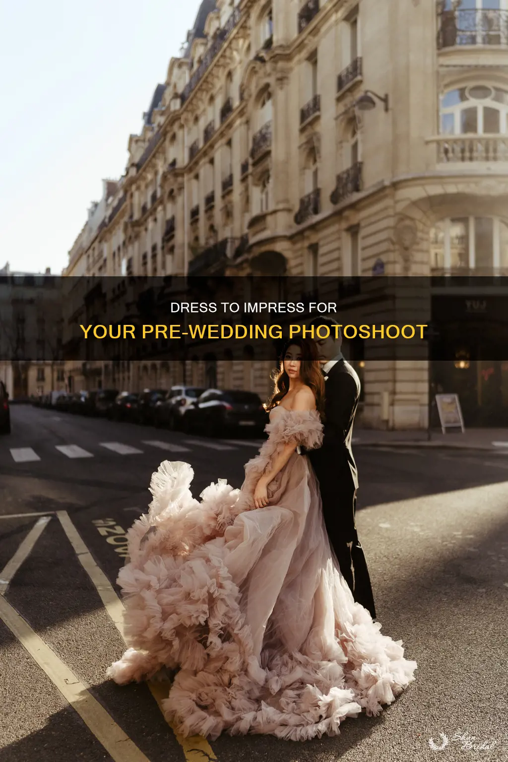 how to dress in a pre wedding session