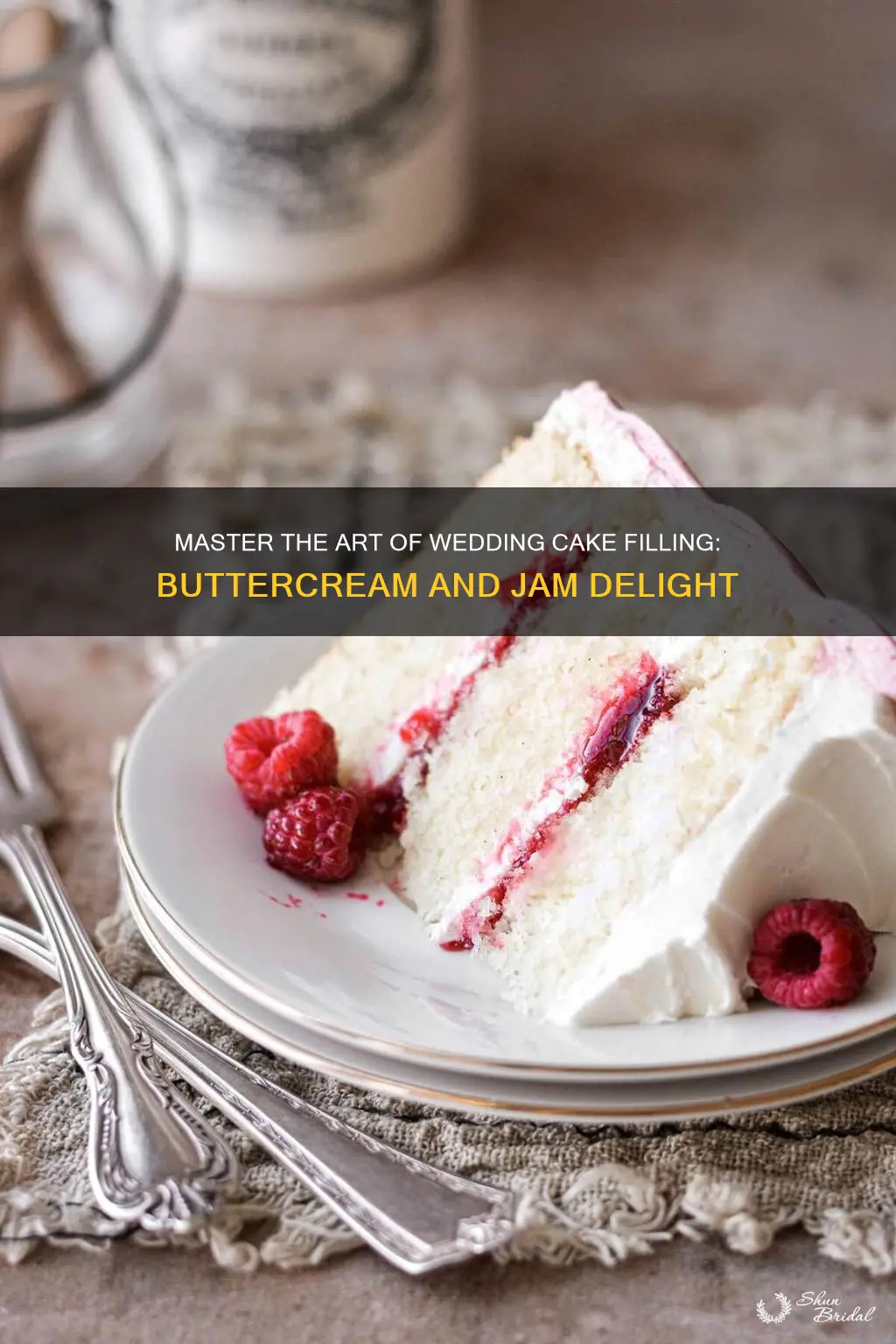 how to fill a wedding cake with buttercream and jam