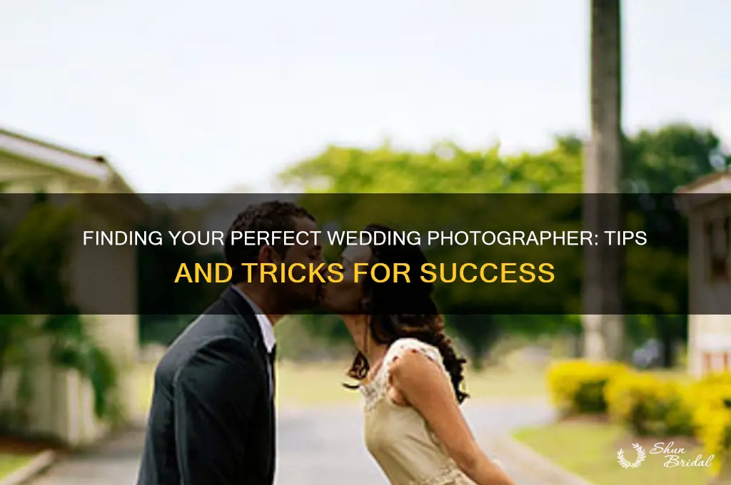 how to find photogragher for wedding
