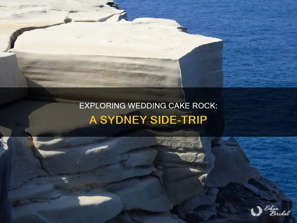 how to get to wedding cake rock from sydney