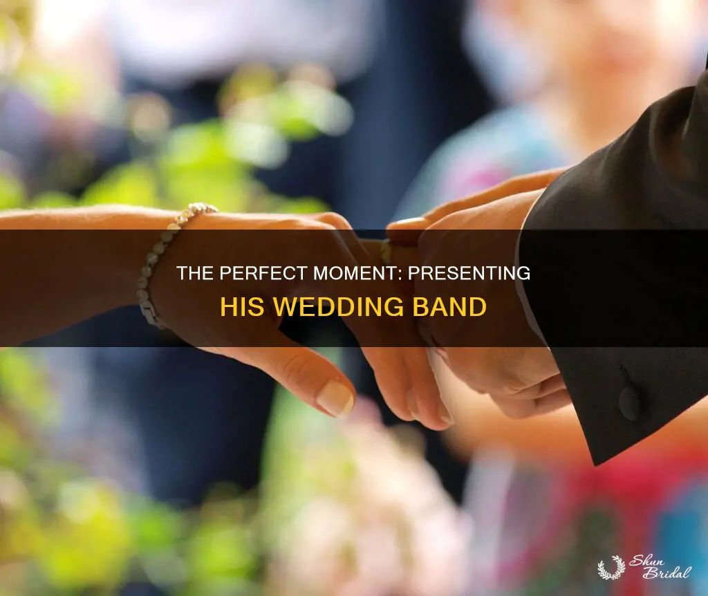 how to give a man a wedding ring