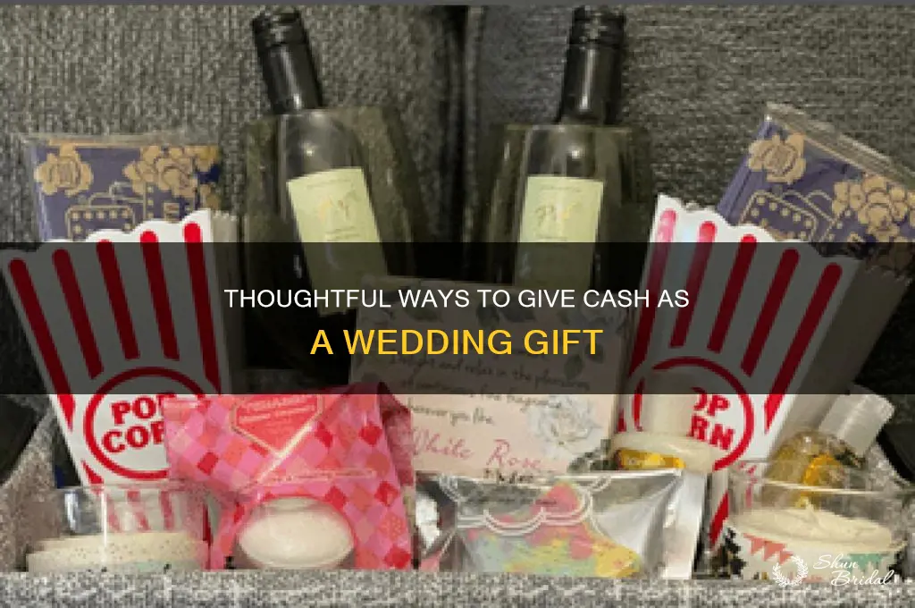 how to give monetary wedding gift