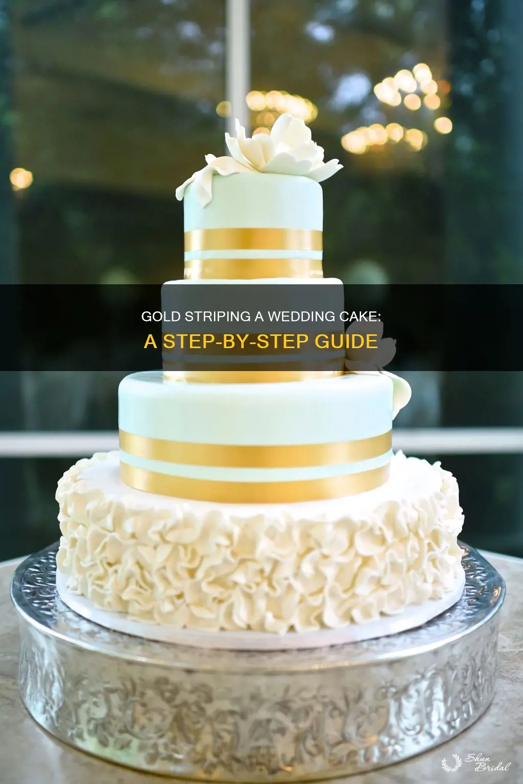 how to gold stripe wedding cake