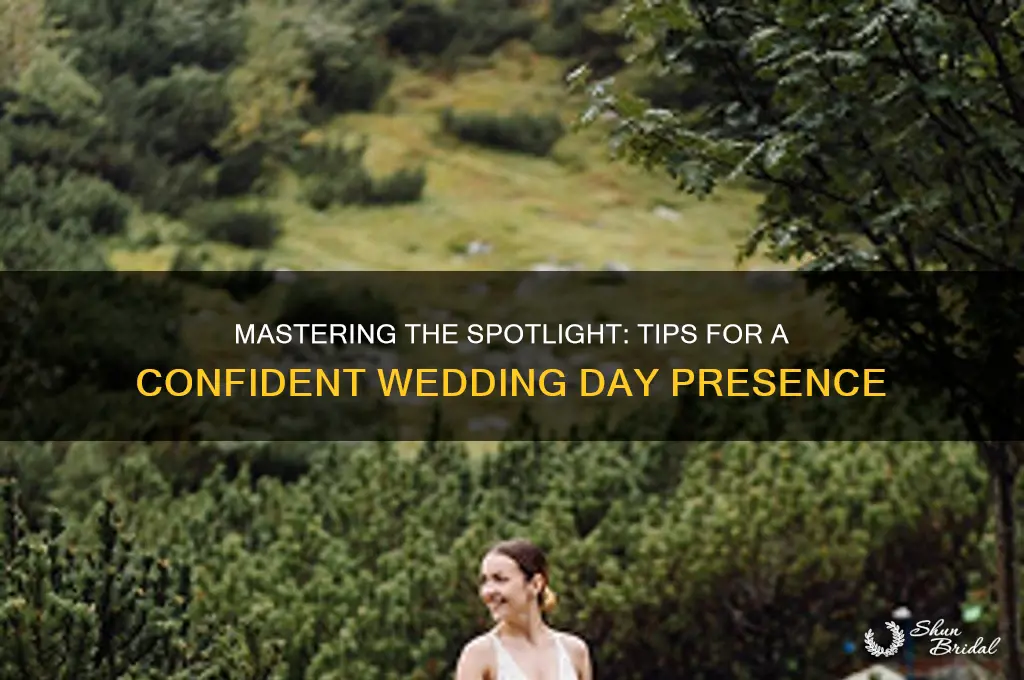 how to handle to spotlight at your wedding
