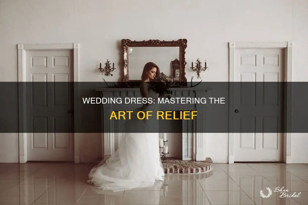 how to have a wee in a wedding dress