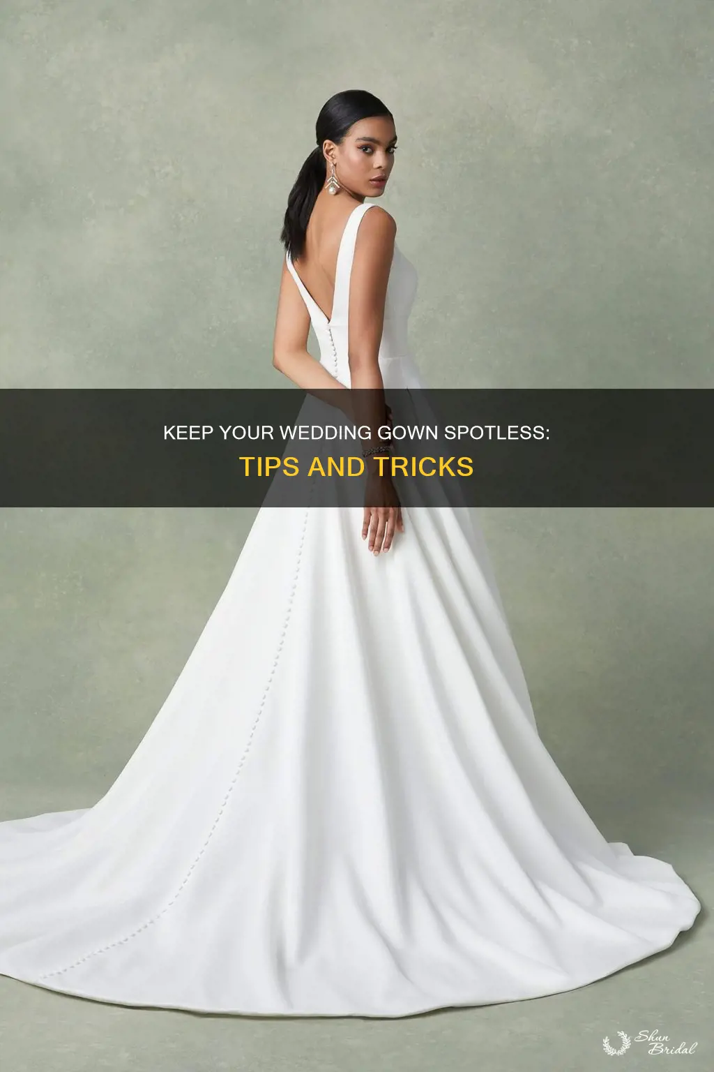how to keep the bottom of your wedding dress clean
