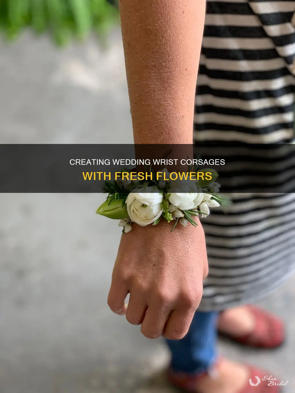 how to make fresh flower wrist corsages for weddings