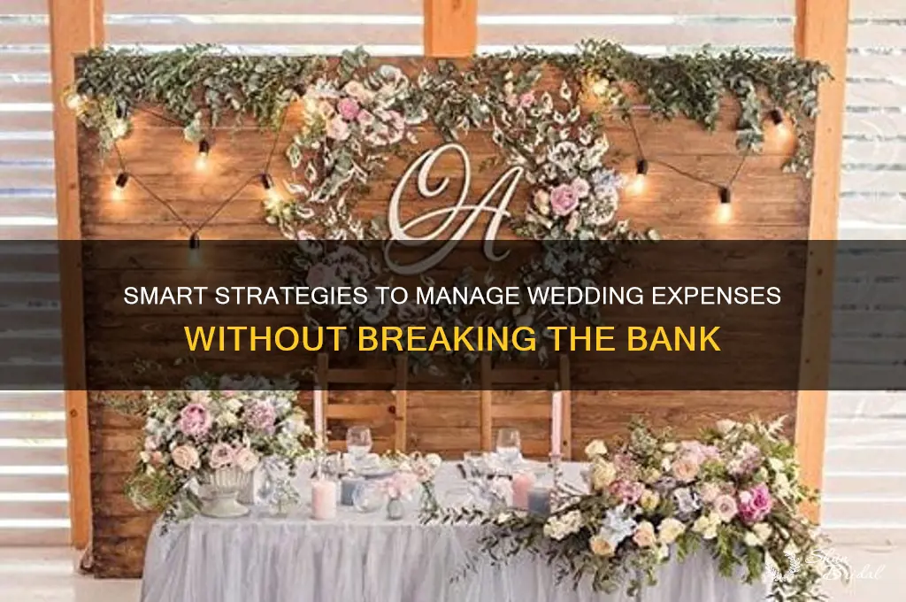 how to manage wedding expenses