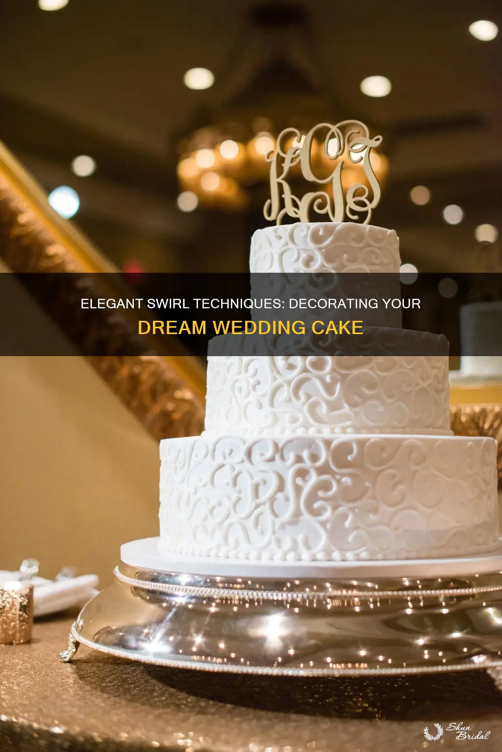 how to pipe swirls on a wedding cake