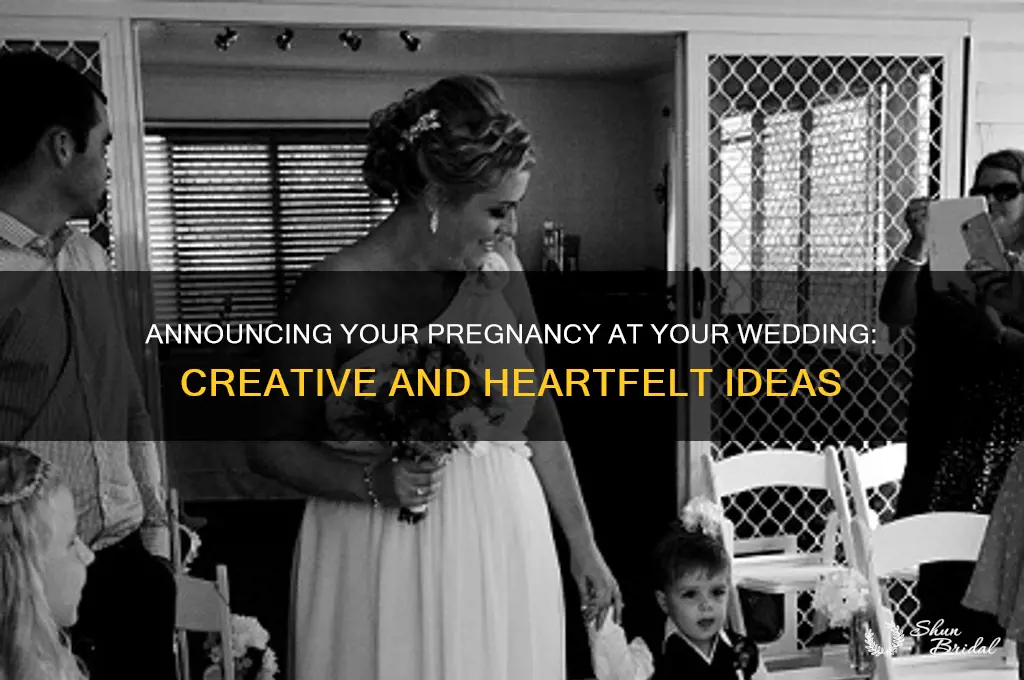 how to reveal your pregnant at your wedding