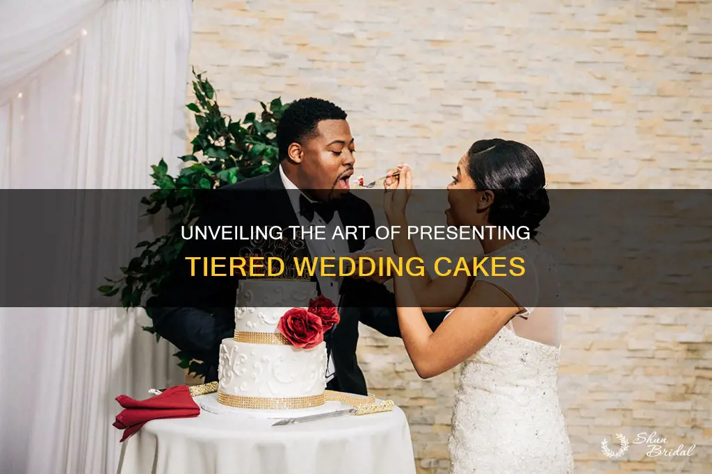 how to serve a tiered wedding cake