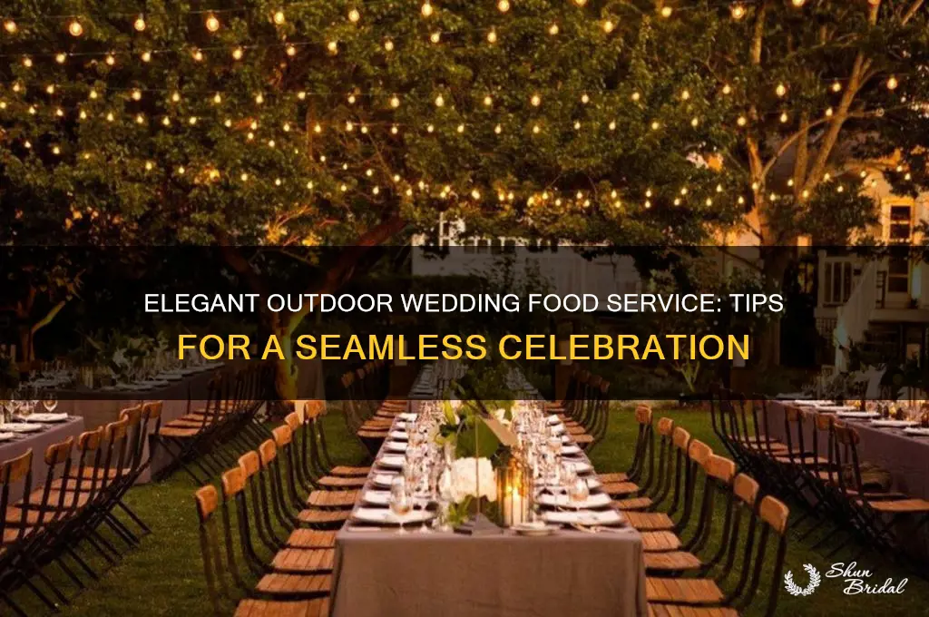 how to serve food at an outdoor wedding
