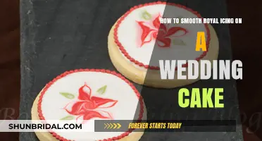 Mastering Royal Icing: Tips for a Flawless Wedding Cake Finish